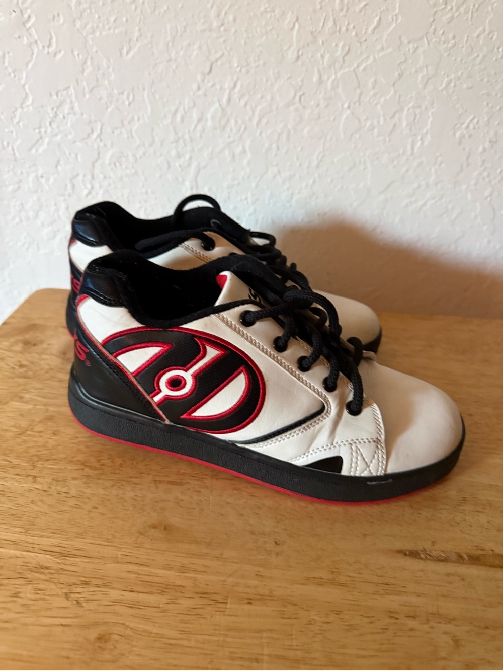Heelys White Black and Red Kids Skate Sneakers